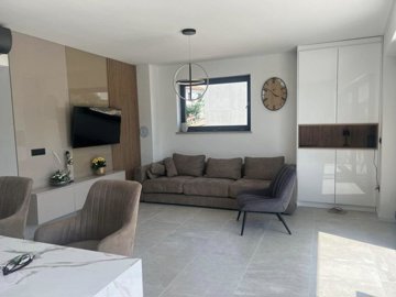 114004-496029