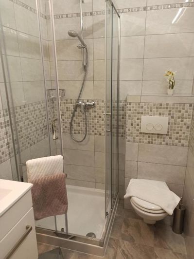 Image No.13-9 Bed Property for sale