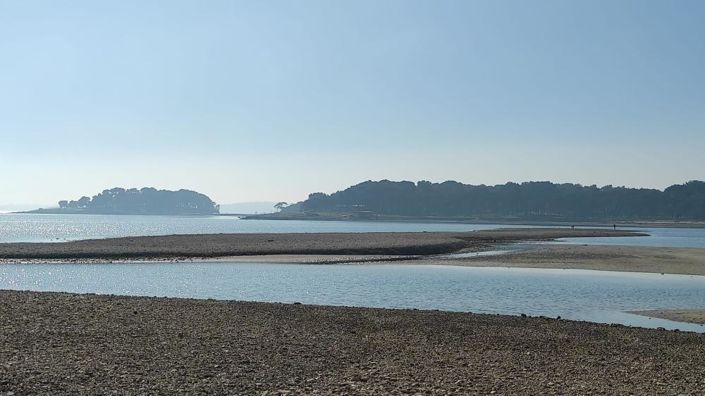 Image No.22-20 Bed Property for sale