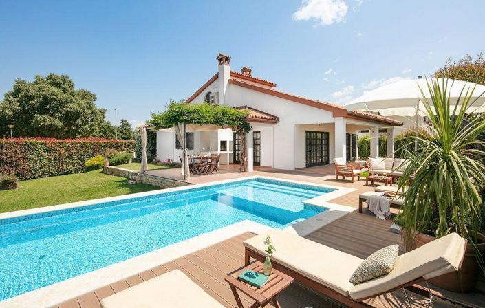 Image No.1-4 Bed Property for sale