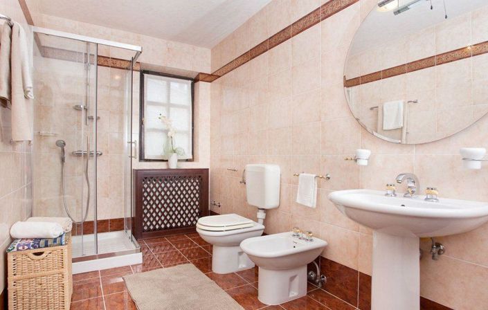 Image No.18-4 Bed Property for sale