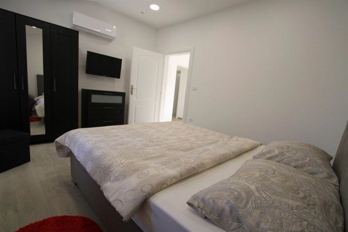 Image No.14-4 Bed Property for sale