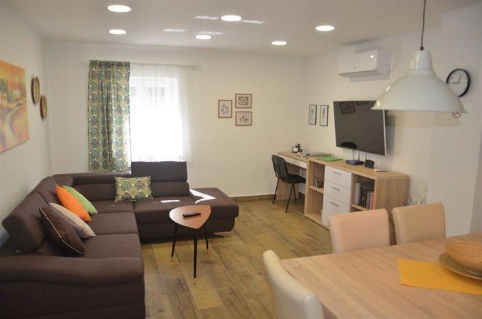 Image No.8-4 Bed Property for sale