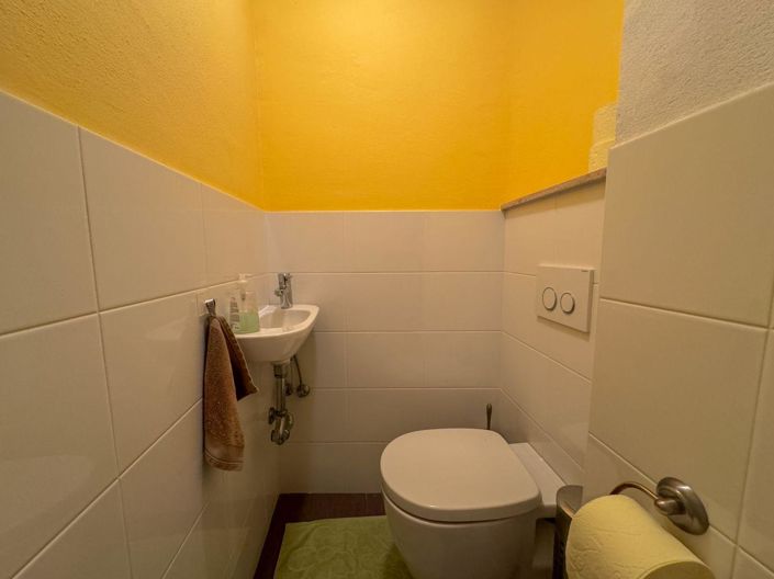 Image No.20-4 Bed Property for sale