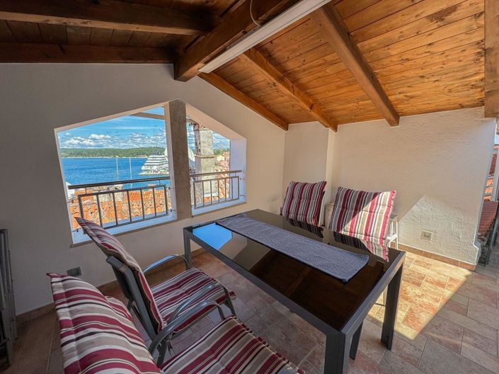 Image No.3-4 Bed Property for sale