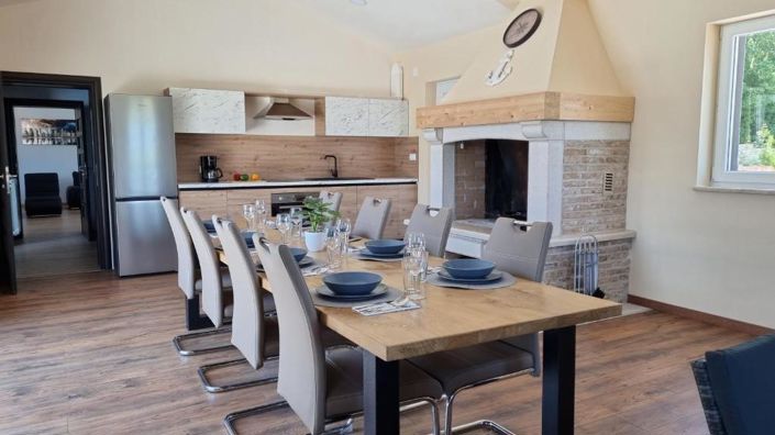 Image No.13-4 Bed Property for sale