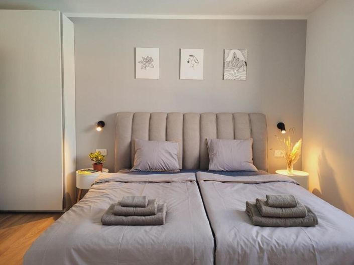 Image No.15-4 Bed Property for sale