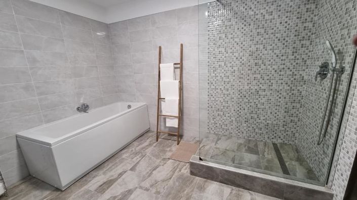 Image No.24-4 Bed Property for sale