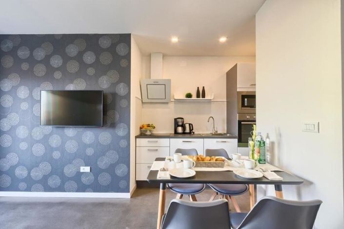 Image No.10-10 Bed Property for sale