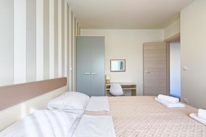 Image No.7-10 Bed Property for sale