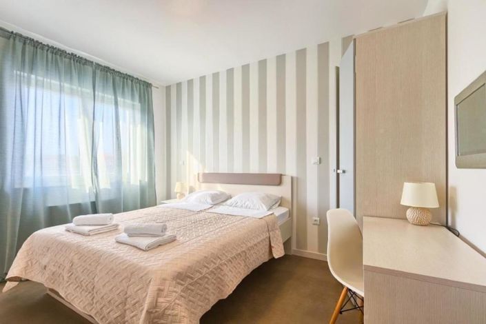 Image No.9-10 Bed Property for sale