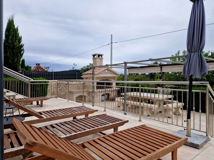 Image No.10-6 Bed Property for sale