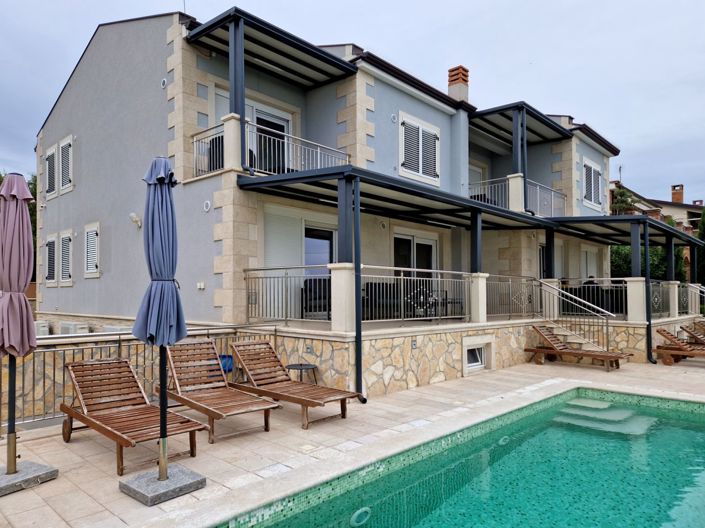 Image No.2-6 Bed Property for sale