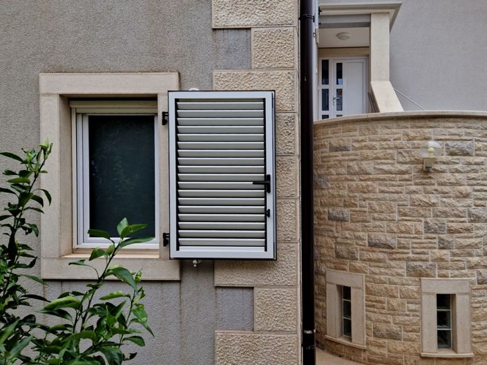 Image No.21-6 Bed Property for sale