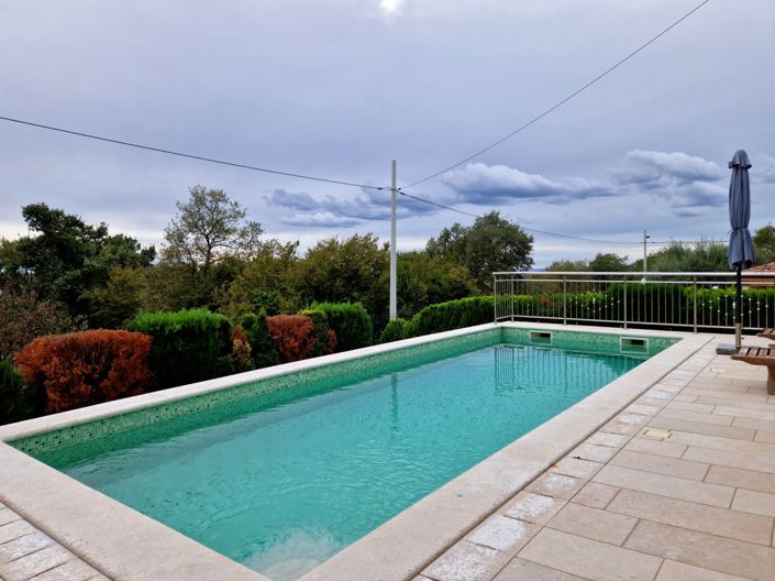 Image No.8-6 Bed Property for sale