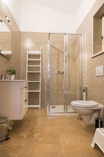 Image No.21-4 Bed Property for sale