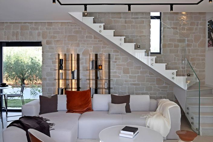 Image No.10-3 Bed Property for sale