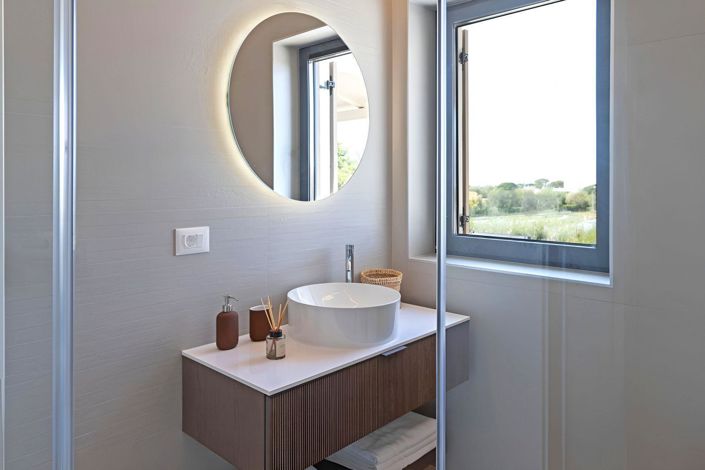 Image No.25-3 Bed Property for sale