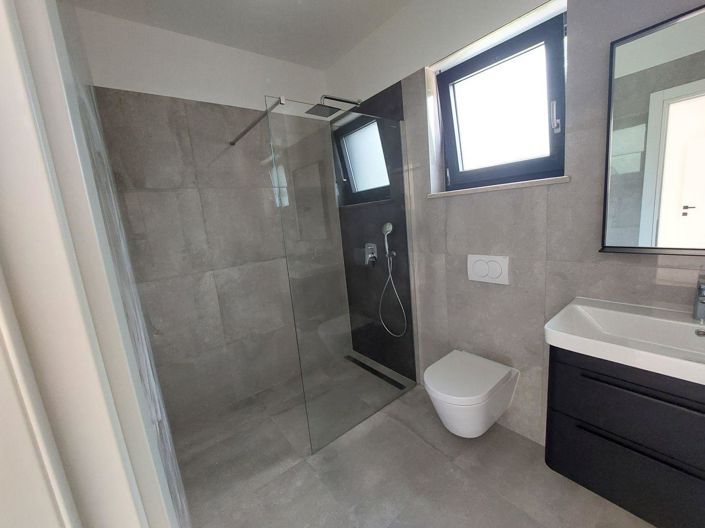 Image No.14-3 Bed Property for sale