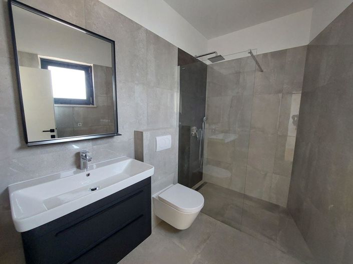 Image No.7-3 Bed Property for sale