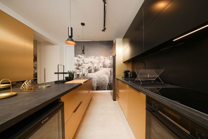 Image No.17-4 Bed Property for sale