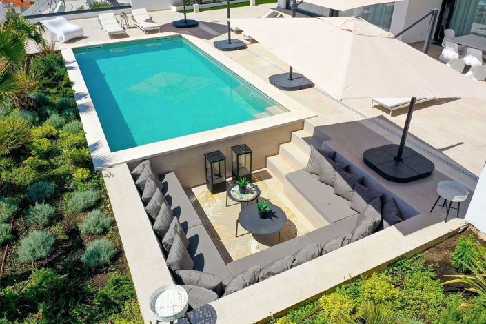 Image No.4-4 Bed Property for sale