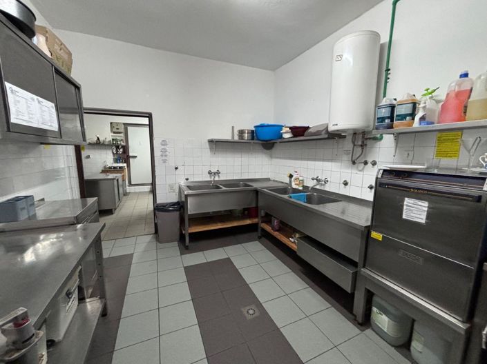 Image No.19-24 Bed Property for sale