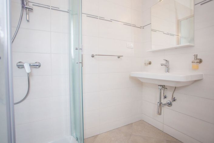 Image No.22-4 Bed Property for sale