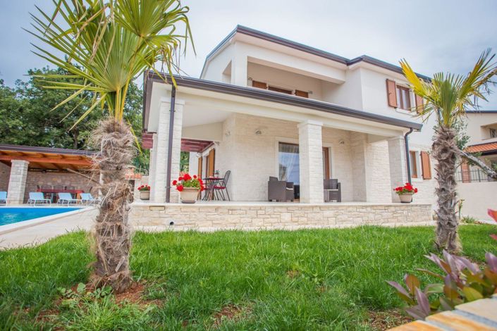 Image No.5-4 Bed Property for sale