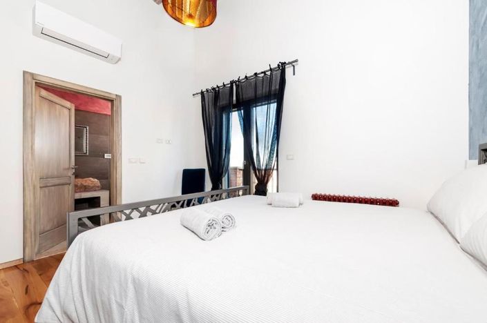 Image No.25-3 Bed Property for sale