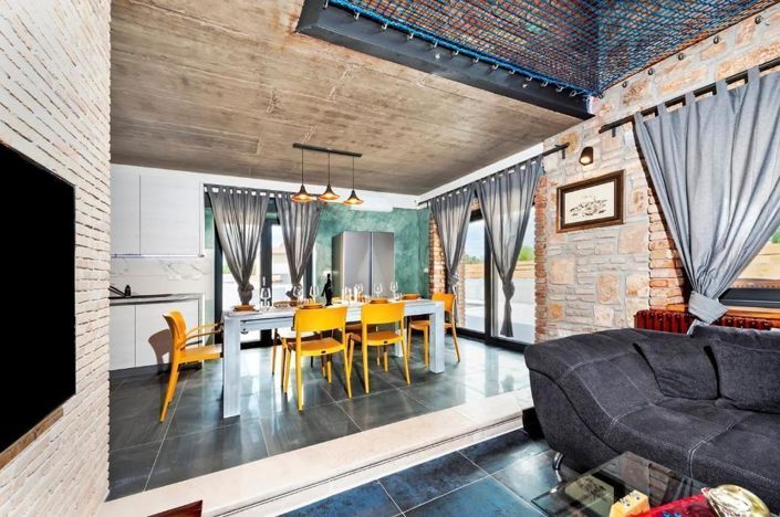 Image No.7-3 Bed Property for sale