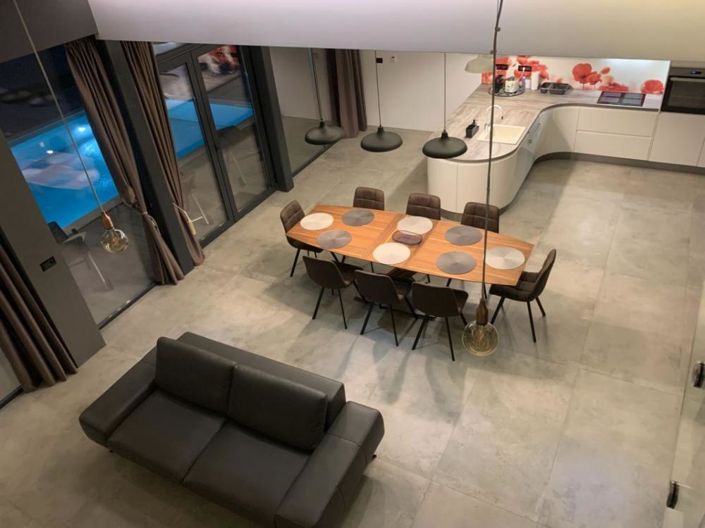 Image No.19-4 Bed Property for sale