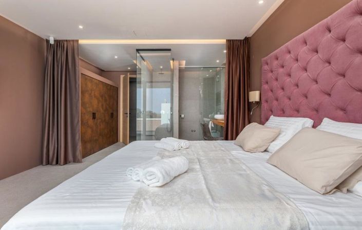 Image No.22-4 Bed Property for sale