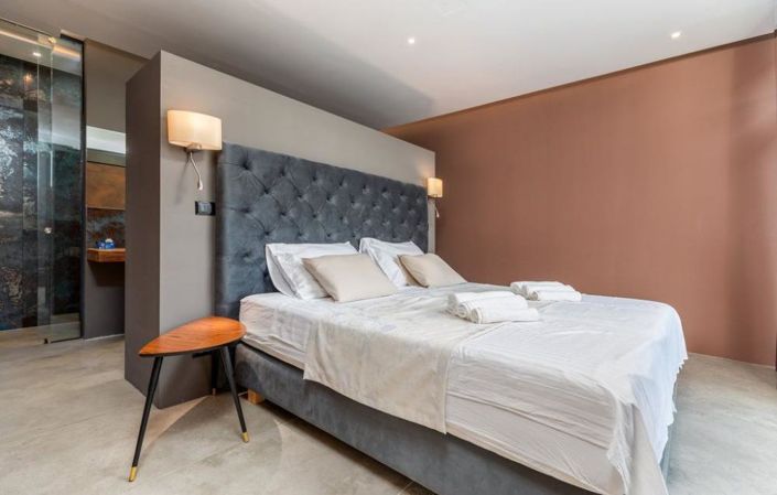 Image No.23-4 Bed Property for sale