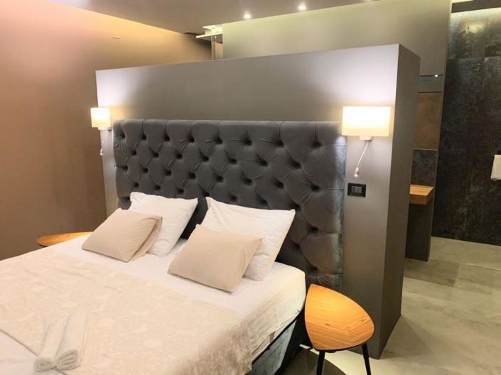 Image No.24-4 Bed Property for sale