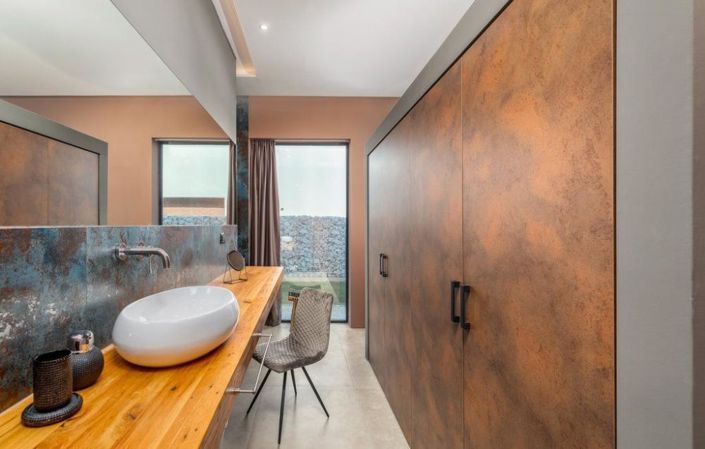 Image No.25-4 Bed Property for sale