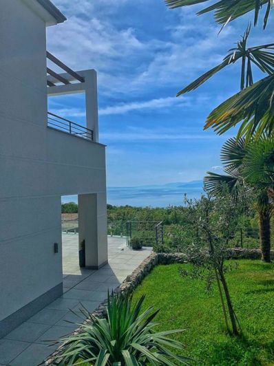 Image No.9-6 Bed Property for sale