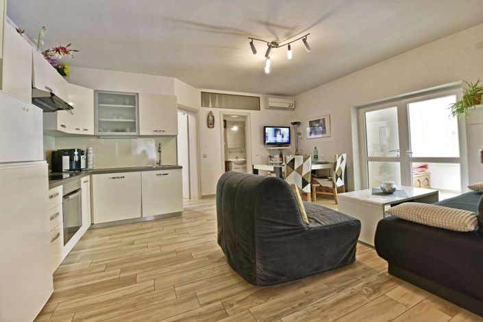 Image No.9-Propriété de 9 chambres à vendre à Porec