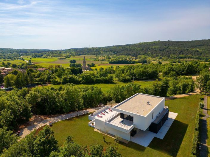 Image No.15-3 Bed Property for sale