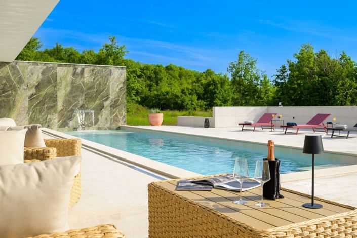 Image No.21-3 Bed Property for sale