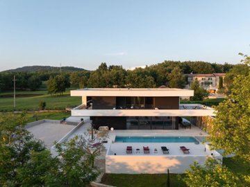 115663-500902