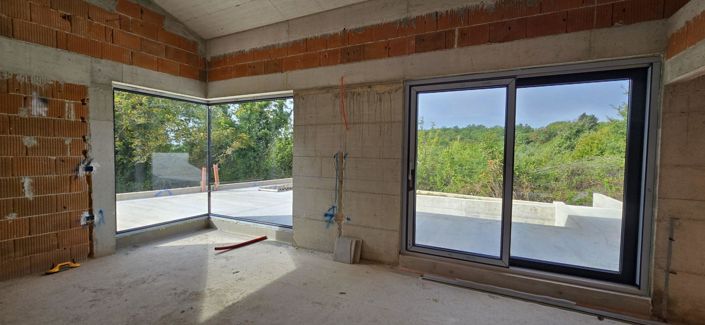 Image No.16-4 Bed Property for sale