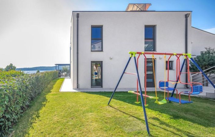 Image No.1-5 Bed Property for sale