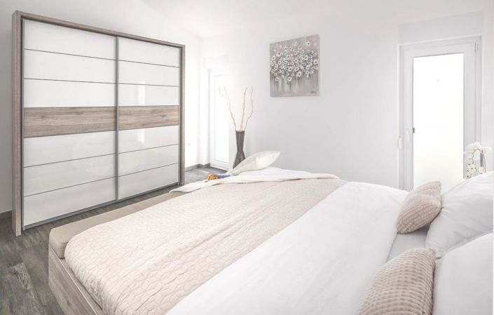 Image No.18-5 Bed Property for sale