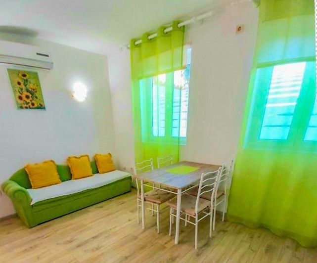 Image No.11-9 Bed Property for sale