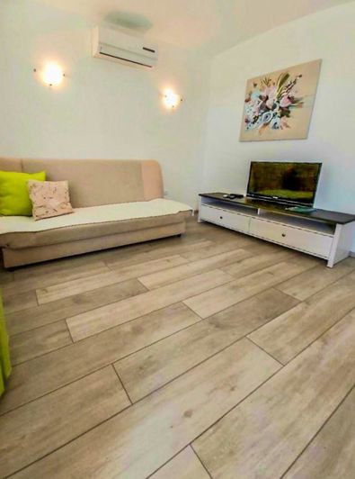 Image No.19-9 Bed Property for sale