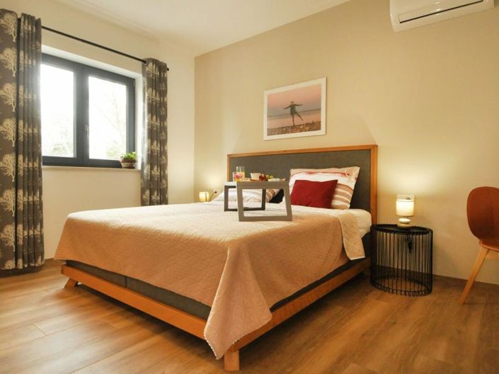 Image No.16-4 Bed Property for sale