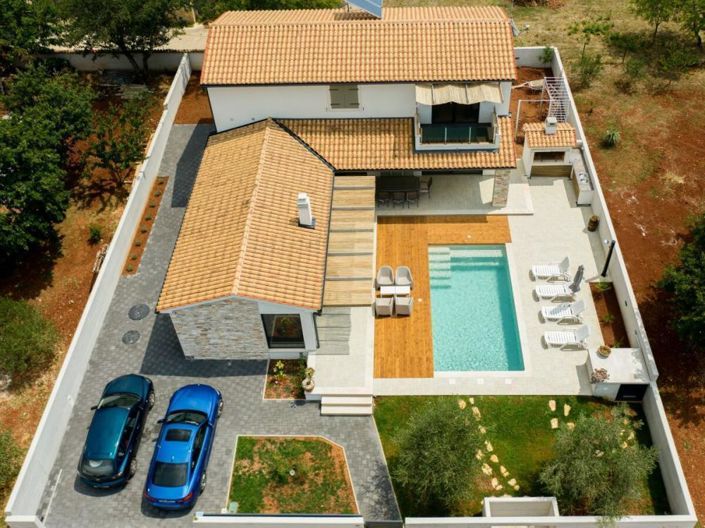 Image No.2-4 Bed Property for sale