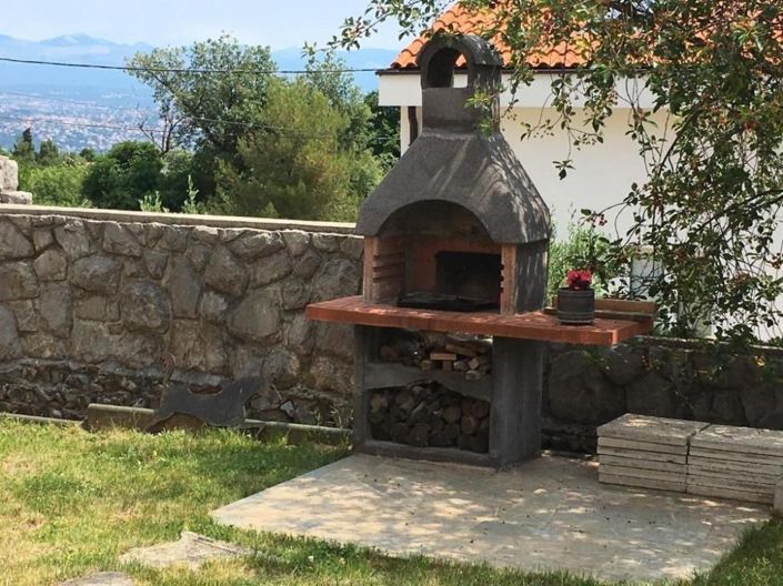 Image No.6-11 Bed Property for sale