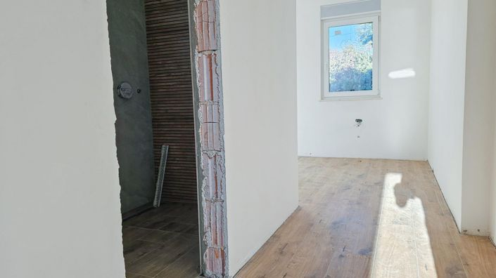 Image No.19-3 Bed Property for sale